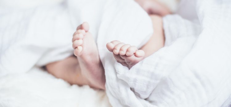 USR solicită Guvernului Tudose să nu modifice legislația de acordare a indemnizației pentru mame și tați