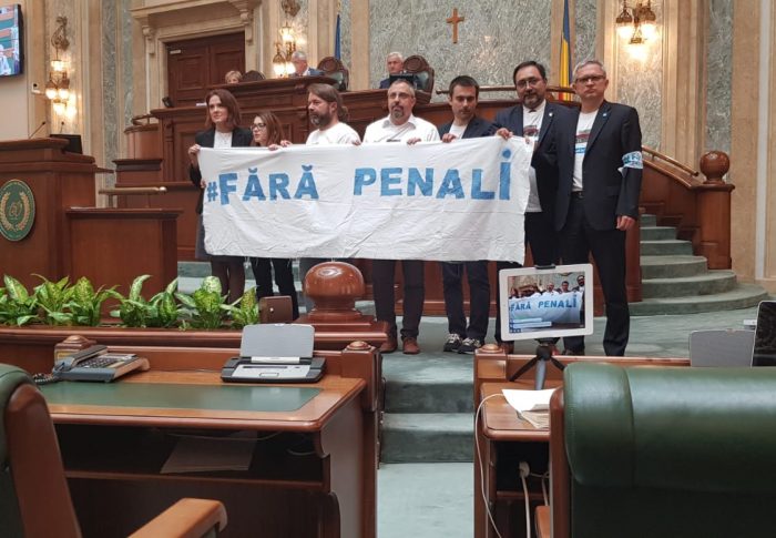 Senatul a votat modificările Codului Penal. Dragnea scapă de condamnare