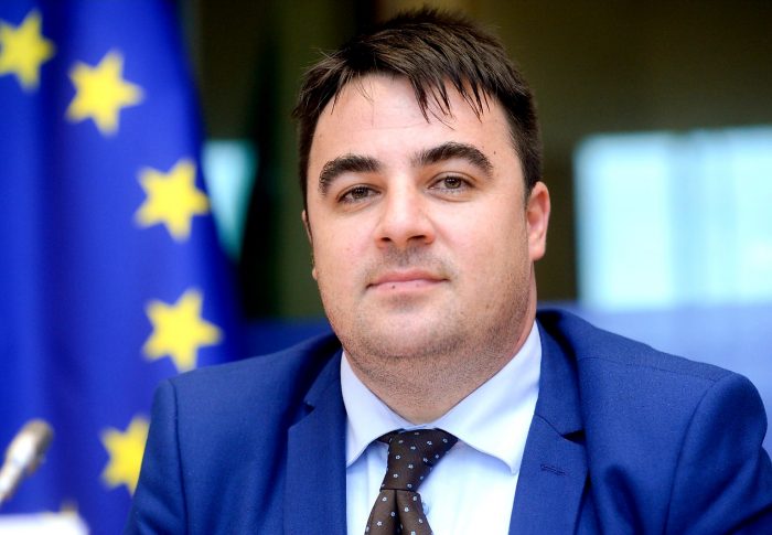 Europarlamentarul USR Vlad Botoș va coordona noua directivă europeană privind răspunderea pentru produsele defecte