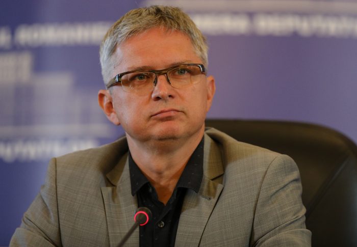 Radu Mihail: Amendamente la proiectul privind starea de alertă, cu scopul de a fluidiza activitatea persoanelor cu risc redus și de a evita încărcarea inutilă a capacității de carantinare