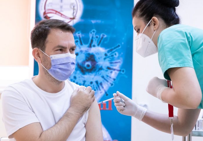 Vicepremierul Dan Barna și miniștrii USR PLUS s-au vaccinat împotriva COVID-19