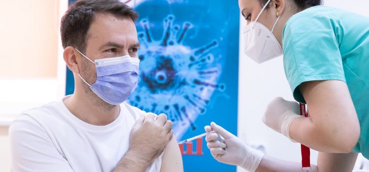 Vicepremierul Dan Barna și miniștrii USR PLUS s-au vaccinat împotriva COVID-19