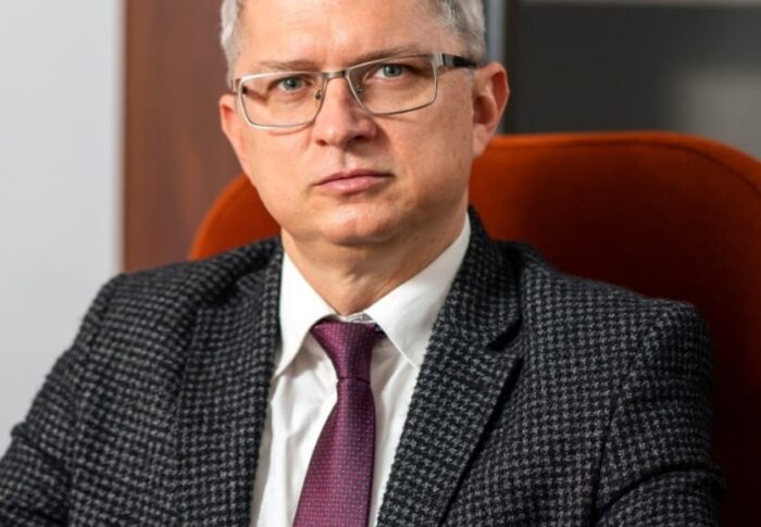 Radu Mihail: ”Oamenii sistemului vor să schimbe iar Constituția, astfel încât președintele să nu mai fie ales de români, ci de ei!”