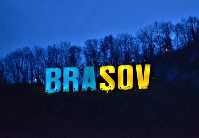 Solidaritate cu Ucraina: primarii USR iluminează clădirile primăriilor și alte obiective în culorile steagului țării noastre vecine