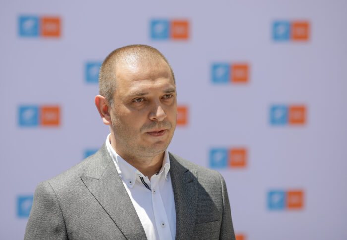 Primarul USR Radu Mihaiu luptă pentru curățenia Sectorului 2 și sesizează Protecția Consumatorului în privința contractelor încheiate de operatorul de salubritate