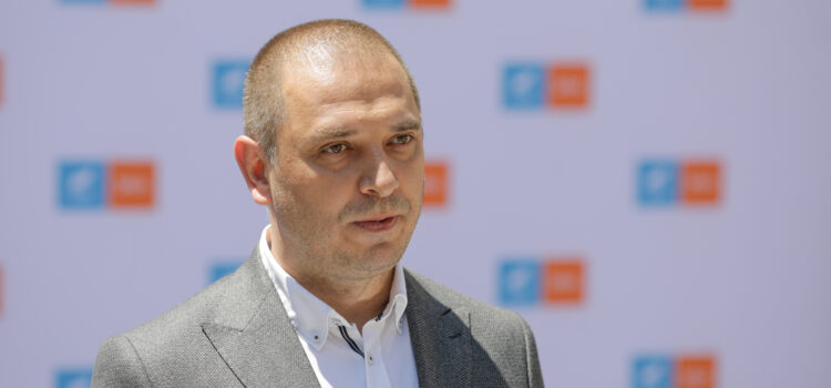 Primarul USR Radu Mihaiu luptă pentru curățenia Sectorului 2 și sesizează Protecția Consumatorului în privința contractelor încheiate de operatorul de salubritate