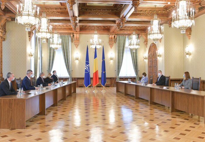 USR este gata să își asume guvernarea. Dacian Cioloș: „Nu mergem doar cu oameni ca să negociem posturi, ci mergem să discutăm soluții”