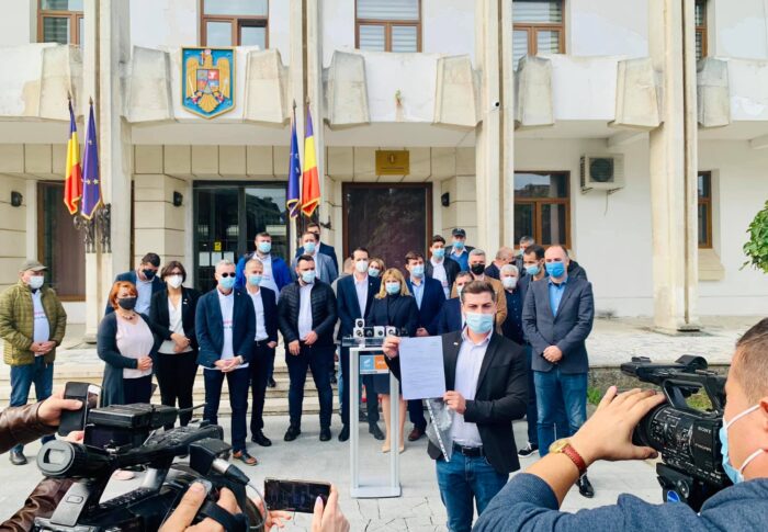 USR PLUS Agigea a strâns semnăturile pentru organizarea unui referendum local de demitere a primarului PSD Maricel Cîrjaliu