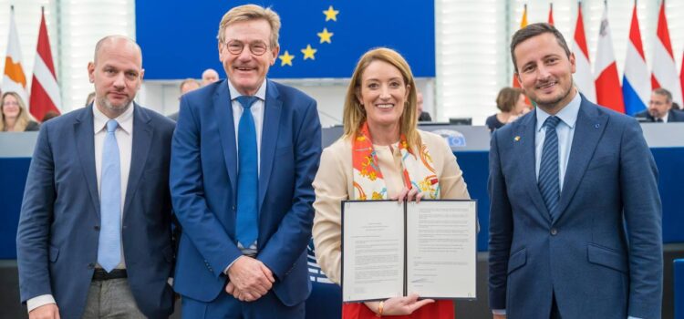 Bugetul UE al anului 2023 negociat de europarlamentarul USR Nicu Ștefănuță, votat astăzi în Parlamentul European