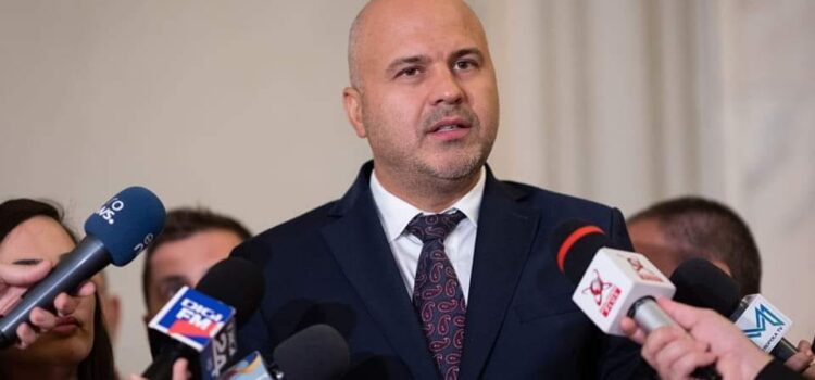 Emanuel Ungureanu, denunț la DNA în cazul pungilor duse de angajați ai Spitalului Săpoca la Ministerul Sănătății