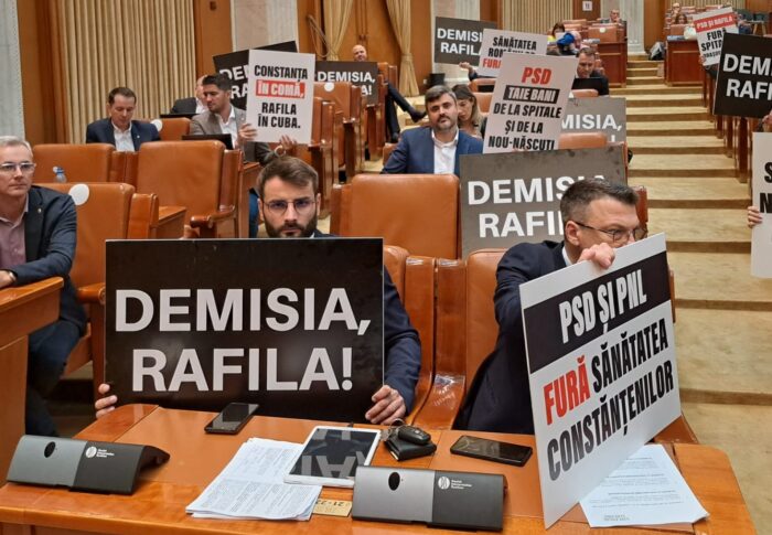 PSD și PNL fac scut în jurul lui Alexandru Rafila, groparul sistemului sanitar românesc