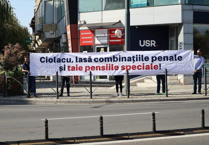 Proteste USR anti-pensii speciale la Brașov, Botoșani, Craiova, Sibiu, Vaslui, Vâlcea și în Sectorul 6 al Capitalei