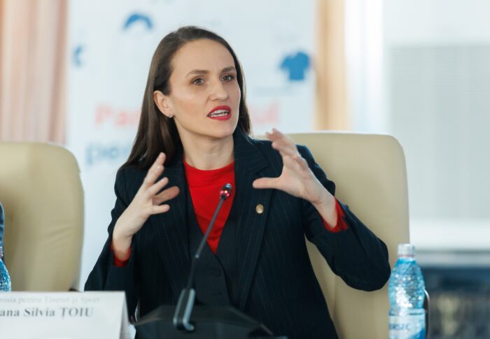 Oana Țoiu: Premier Ciolacu înainte să vorbească despre Mirei trebuie să îi oprească
