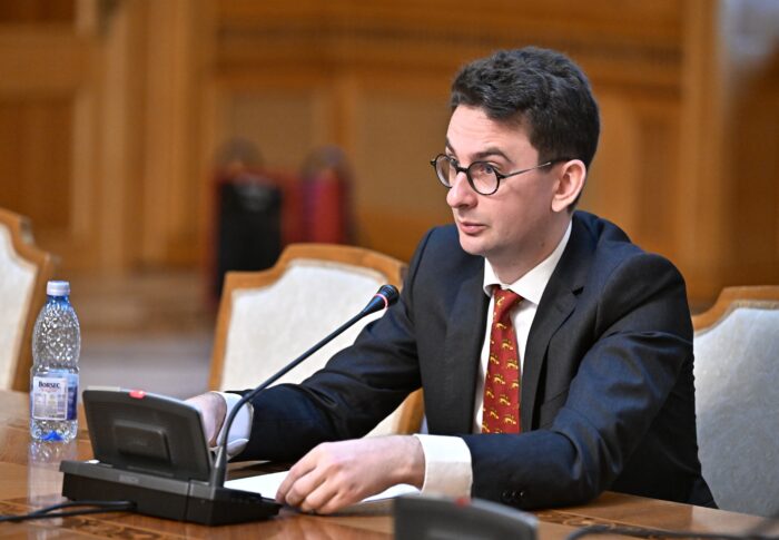 Iulian Bulai: Solicit demisia de onoare a domnului Adrian Cioroianu sau, în lipsa acesteia, demiterea domniei sale