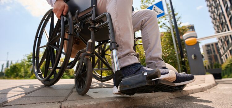 Proiect USR: Tinerii cu handicap grav să poată beneficia de pensia de invaliditate