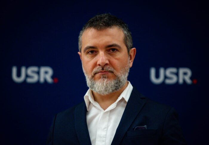 Guvernul negociază în secret creșterea taxelor după alegeri. Apel USR către premierul interimar