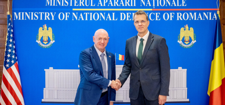 Ministrul Ionuț Moșteanu a discutat cu senatorul american Mark Kelly despre flancul estic al NATO și programele de înzestrare româno-americane