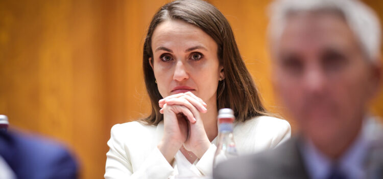 Ministra USR a Afacerilor Externe a încetat detașarea la Consulatul din New York a unui angajat al Primăriei Sector 4, fără experiență